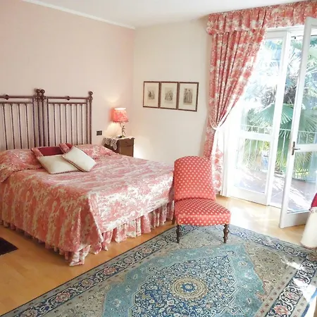Olivia Bed & Breakfast 3*