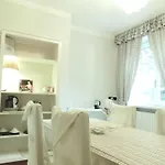 Olivia 3*
